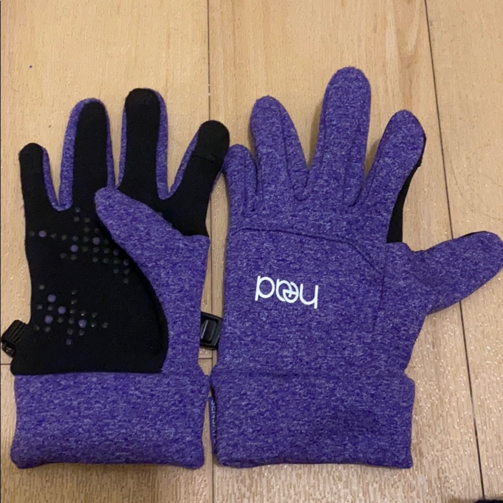 Purple girls gloves